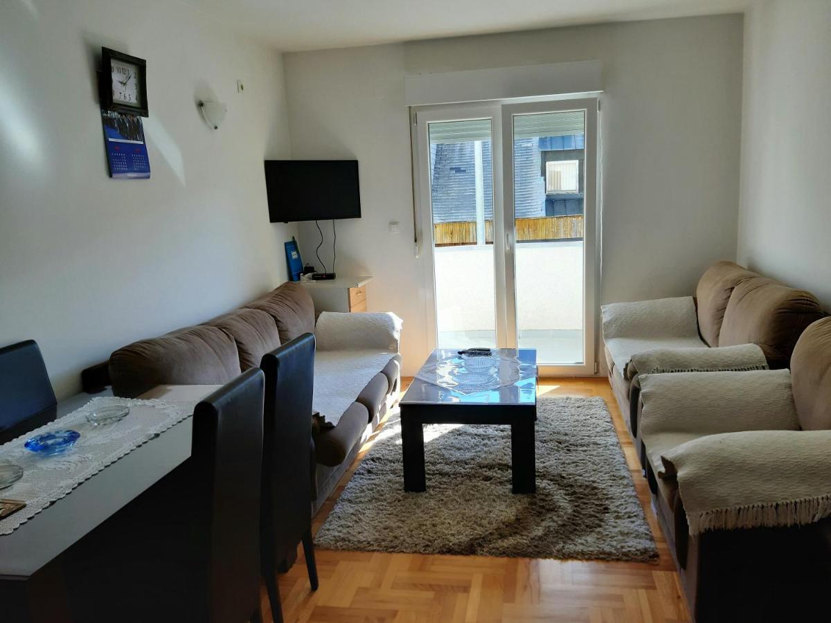 Jovana Apartment *